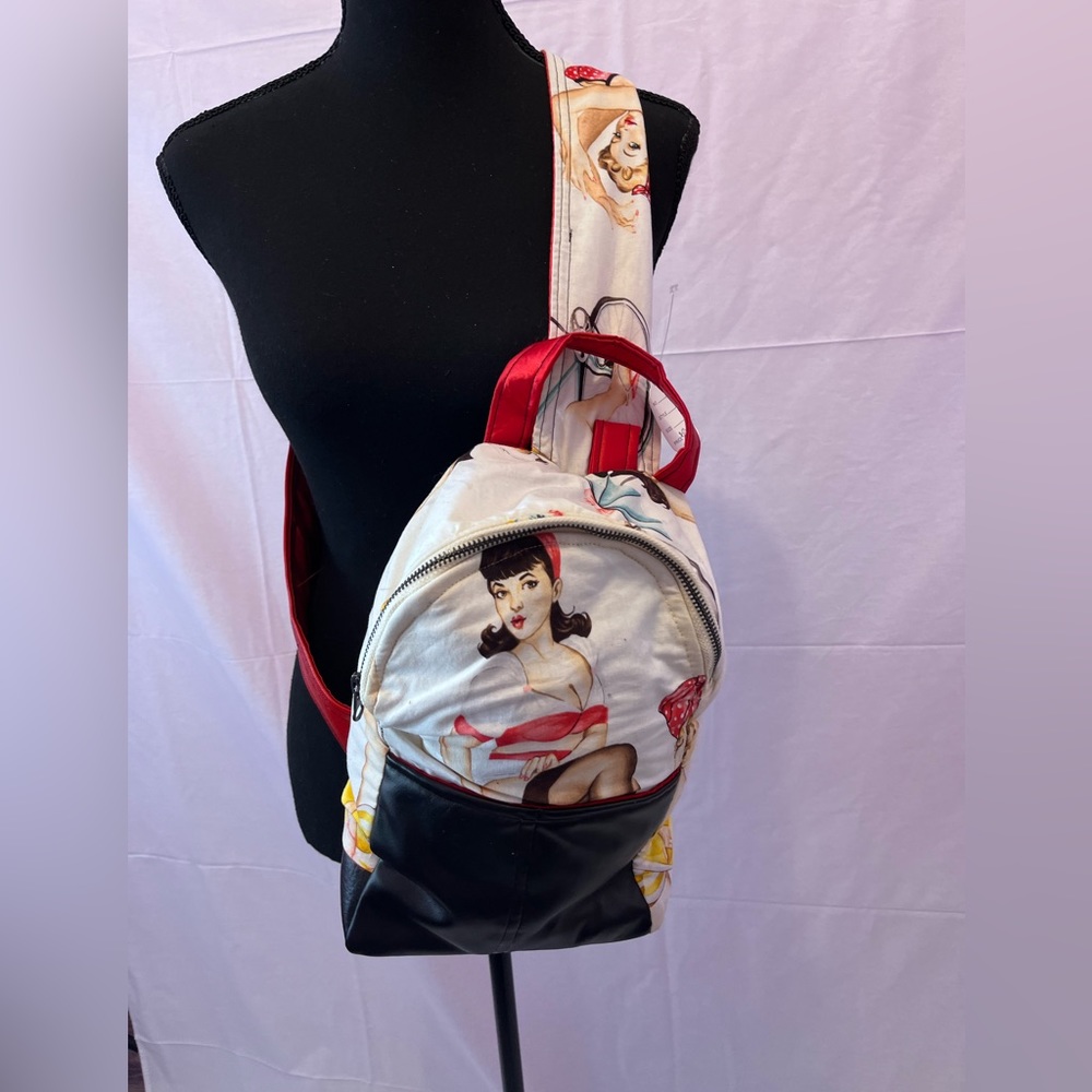 Custom crossbag